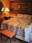 Enjoy a Get-A-Way @ this cozy log cabin on Eagle Nest Lake, in Eagle Nest NM!!