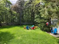 Bright, spacious, private beach home. Big backyard, firepit, deck. Family fave!
