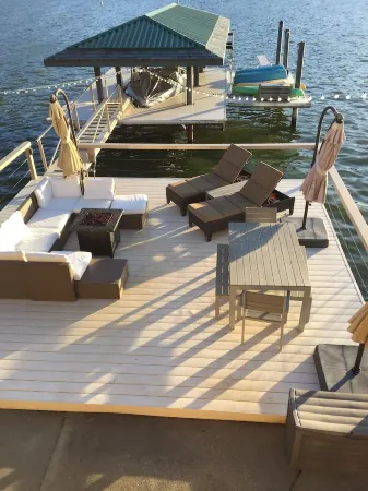 The Perch - Luxury House on the Lake