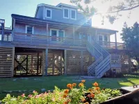 Avon Village~Waterfront~Quiet Private~2King Suites~Dogs~ Few May Dates Open.