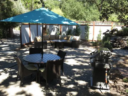 Wine Country Getaway under the Oak Отели рядом с достопримечательностью «Фэрмонт Сонома Мишен Инн & Спа»