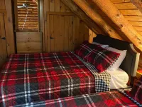 The perfect ADK log cabin getaway on 4 acres and 5 min. to town! Hotels in Schroon