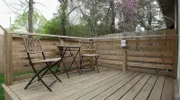 2 Bedroom Pet Friendly Apt w/ full kitchen; Private fenced Backyard; Great Wifi