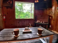 Easton Lake Retreat – Cozy Cottage & Hot Tub