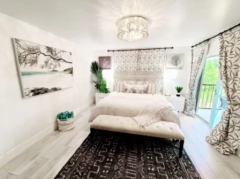 POSHPADZ-Playa Blanca-Walk to Jupiter Beach-Balcony with Seating & Dining Area