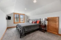 Stay in this beautiful 1905 Craftsman Bungalow. Hotels near Chris' Campground