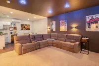 Private Entrance Movie Theater Stay New Build 2023 Hotels in Douglas County