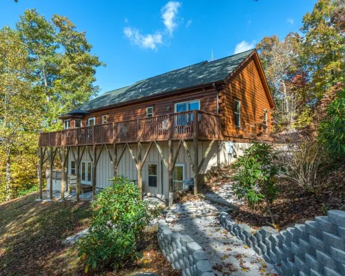 Swiss Pine Lodge, Hot Tub+Fire-Pit, Grill, Mtn View, Game Room, Scenic Vistas! Hotels in Mitchell County