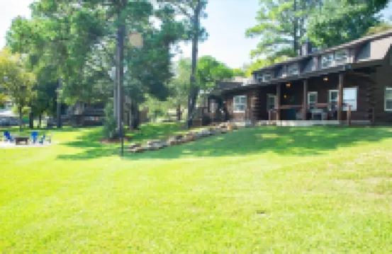 Cozy Log Cabin - Lakefront 2 Boat Lifts 2 Jet Ski Lift FirePit 1Gig WiFi