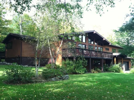 Mirror Lake's  'Adirondack Azure Lodge' WITH PRIVATE BEACH RIGHTS ON MIRROR LAKE