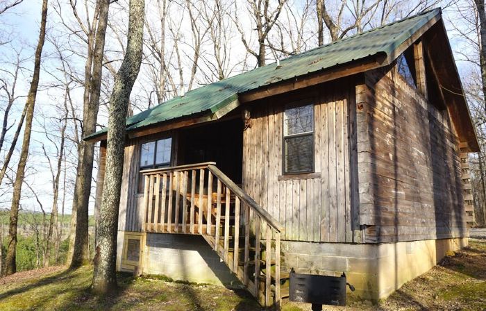 Couples Getaway Near Hot Springs-Jacuzzi and Hot Tub Overlooking Mountains!