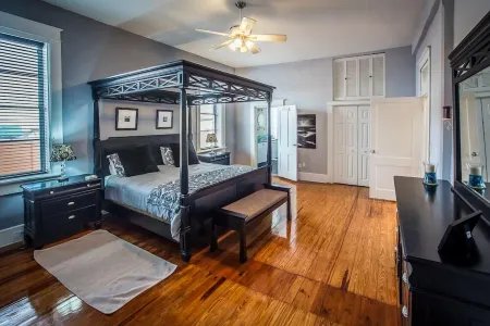 Historic Loft in the Heart of Ybor City in Tampa- Close to everything!
