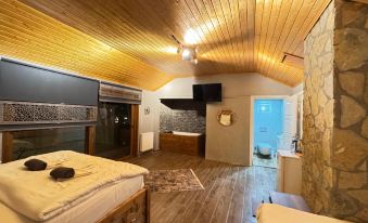 Tas Mahall Luxury Hotel