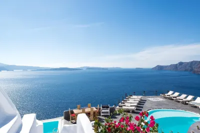 안드로니스 부티크 호텔 Aspronisi Luxury Villa 주변 호텔