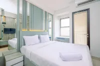 Simple and Cozy Living Studio Transpark Cibubur Apartment Hotel a Giacarta