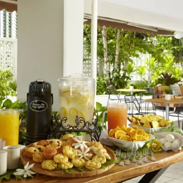 Oasis Hotel Waikiki