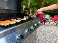 Close to Lake ~ Htub ~ Game Rm ~ FirePit ~ Stunning Design Hotels in Madison