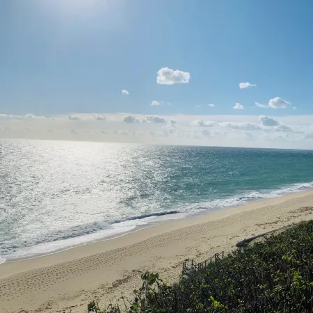 Three bedrooms Four Blocks to Town and Harbor with parking