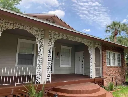 Peaceful Private Gated Patio Walk to Mall Publix Отели в г. Алтамонте Спрингс