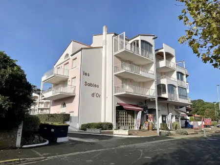 Appartement Refait à Neuf Centre Ville 300 m de la mer au Pied du Marché