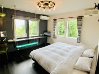 Shooting Star the Bed & Breakfast - parking