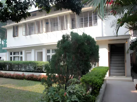 Marina's Motel Отели рядом с Аэропорт Багдогра