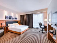 هامتون باي هيلتون وارسو إيربورت Hotels near أوكيشي