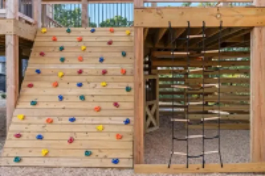 Crane’s Nest-Year Round Private Pool & Hot Tub