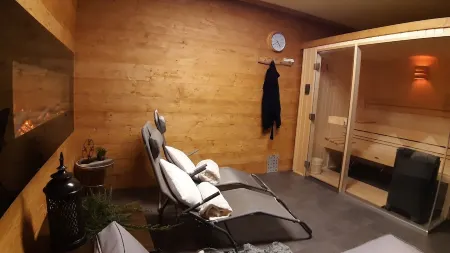 Living in a manor house right on the edge of the forest with wellness areaDog-friendly!