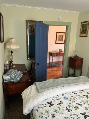 Historic Downtown Seneca Falls Apartment