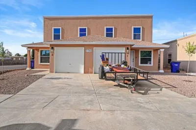 Modern Farmhouse 3 Bedroom Near Ft. Bliss Hotels near National Border Patrol Museum