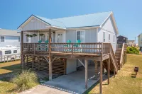 Modern Beach Cottage! Short Walk to the Beach!!