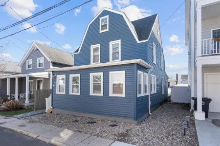 Amazing 3BR Wildermere Beach Retreat, with Jacuzzi