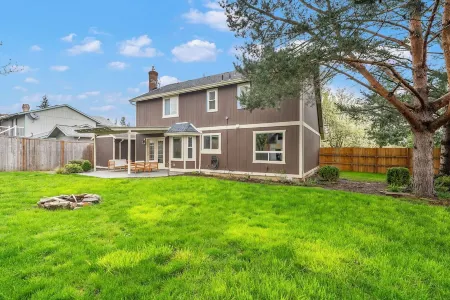 Peaceful Parkside Pad - Game Room