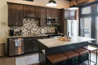 Modern Downtown Troy Loft• 2Br, Brick & Style