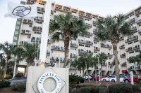 Newly remodeled! Building sits right on the sand! Message for discounted rates!