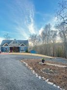 Spacious 5-Bedroom Rustic Retreat on 10 Acres in Charming Dallas