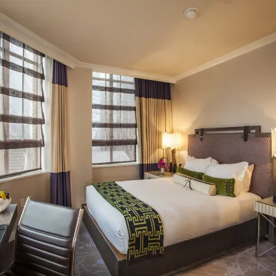 كيمبتون هوتل بالومار فيلادلفيا باي آيتش جي Hotels near ميدان ريتينهاوس