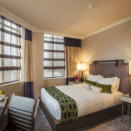 Kimpton HOTEL PALOMAR PHILADELPHIA by IHG Отели рядом с достопримечательностью «Франклин Корт»