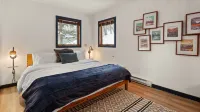Clyde's Cabin 4 Bedroom Home Hotels in Warren