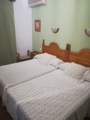Hostal Comercio Hotels near Gate to Cordoba
