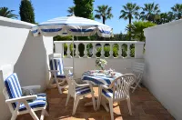 Hotel des Mimosas - مسبح
