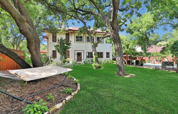 The Lancaster Manor B&B