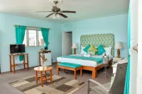 Beyond Sunset Resort & Villas Hotels in Black River