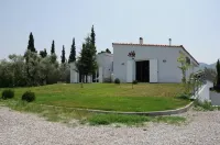 Luxurious 6 Bedroom Villa in a Great Location