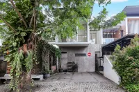 OYO 93370 Lot Thirty Six Hotel dekat ERKY Kerupuk Kulit