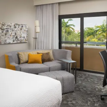 Sonesta Select Miami Lakes Hotels near Santa's Enchanted Forest