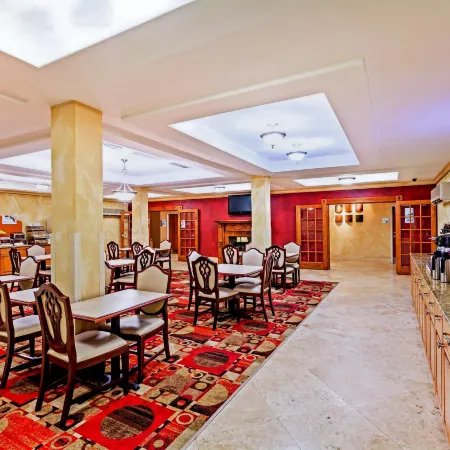 Holiday Inn Express & Suites LAFAYETTE-SOUTH by IHG