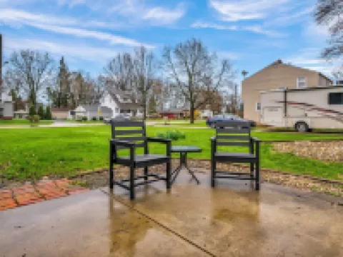 New! Renovated 1BR w/ King: Modern Comfort Ξενοδοχεία στην πόλη Berea