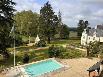 La Motte du château de Sonnay, near Chinon : Gîte  for 4 Galerie Cravantaise 주변 호텔